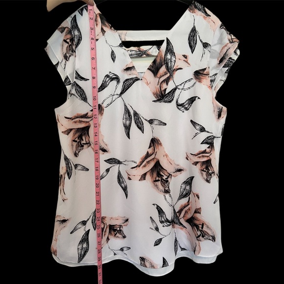 Floral blouse - Picture 2 of 3